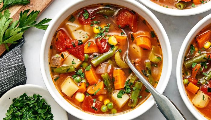 Comforting Low-Calorie Vegetable Soup Recipes to Savor and Enjoy