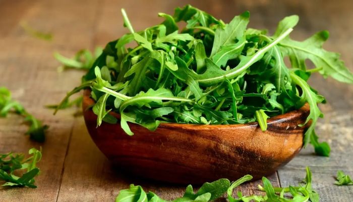 Arugula: Why This Spicy Green Is Essential for a Low-Calorie Diet